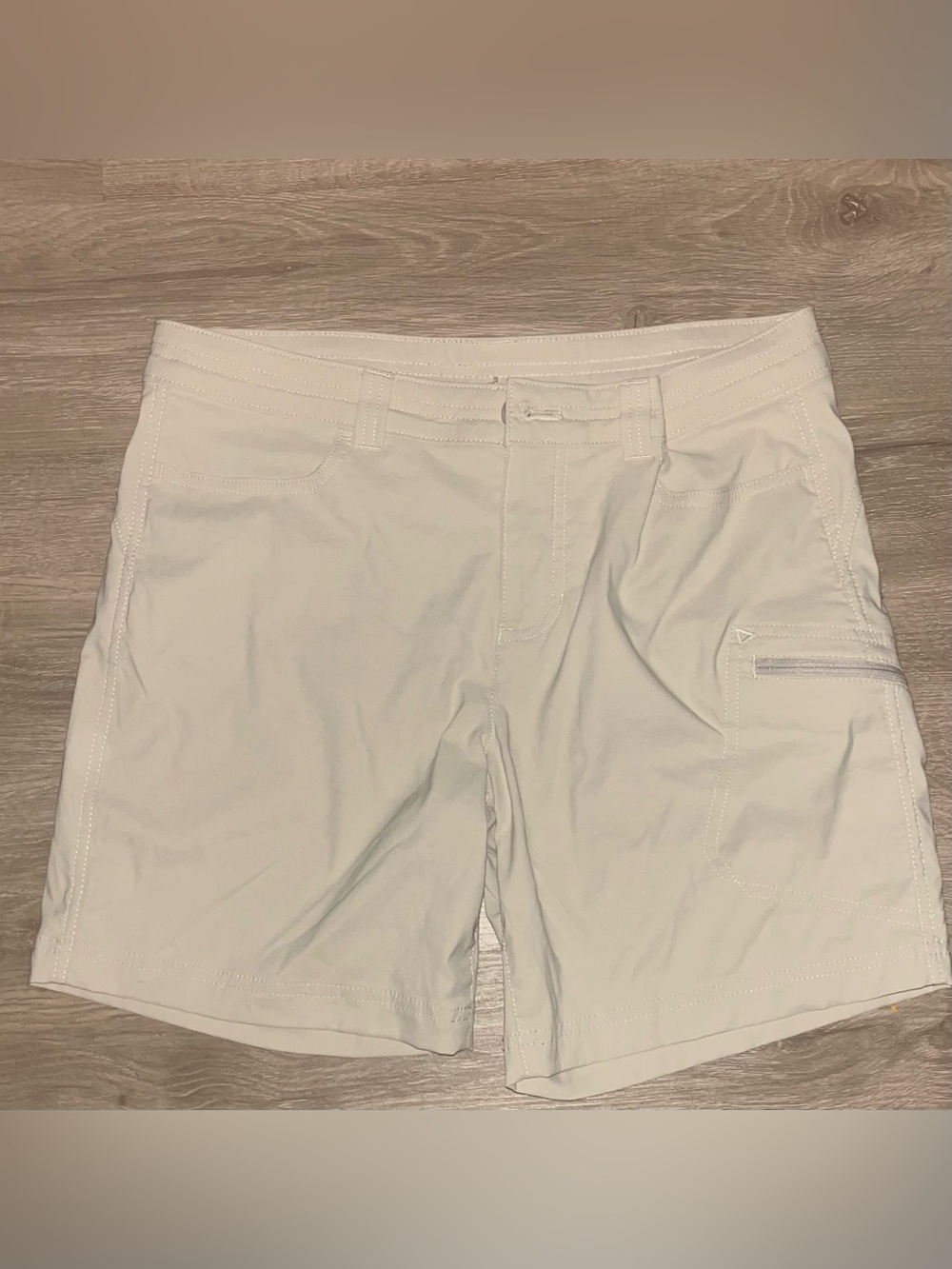 Eddie Bauer Rainier Shorts Size 8 Beige Hiking Active Utility 7” Inseam
